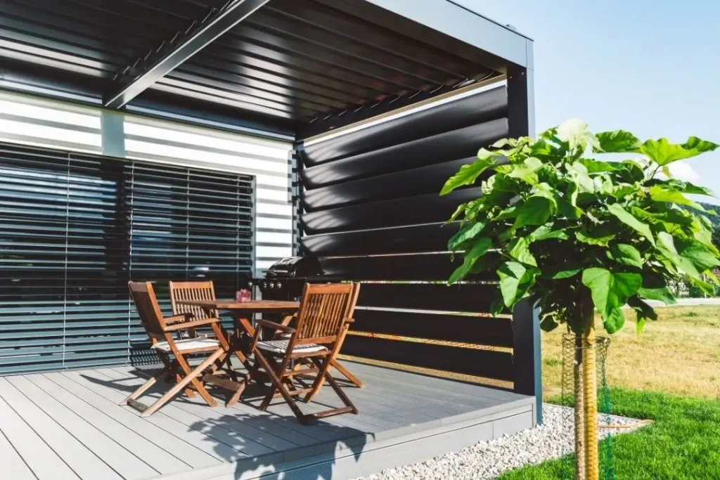 Pergola with privacy slats