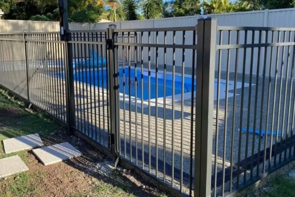 aluminium pool fence